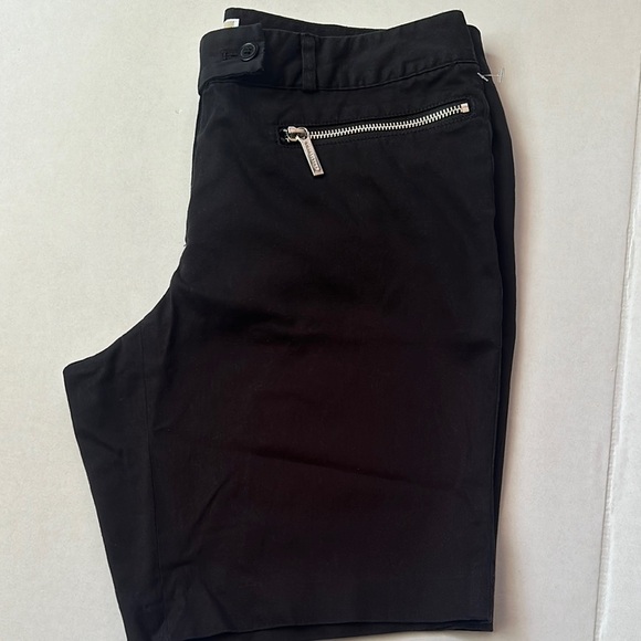 Michael Kors Black City Shorts with Zipper Pockets - Size 6 - Picture 4 of 16